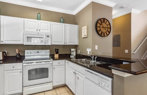 Kissimmee House | 4 Bedrooms S/Lucaya Village Townhouse by RedAwning