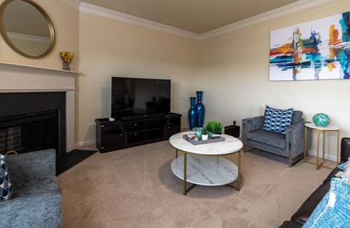 Dacula House | 4 bedrooms - Sleeps up to 8 people