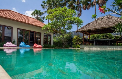 Berawa Villa | 4 Bedrooms Villa in Canggu, Walking Distant to Finn's Beach Club