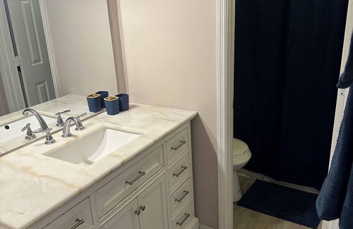 Riverdale House | 4 Beds, King Included house with AC, WiFi in awesome Atlanta near airport!