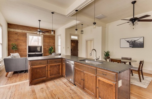 Government Hill House | 🇺🇸 4 beds w/free parking, grill, fenced yard | BAMC