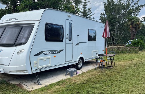 Aongatete House | 4 berth caravan to rent for 2 adult and 2-3 kids. 110$/night.
