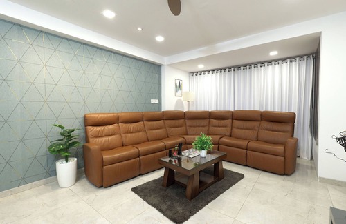 Upper Govind Nagar Apartment | 4 BHK Luxurious near Goregaon Exhibition center