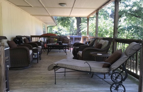 Fayetteville House | 4 br 3 full baths, 2100sf. Great for wedding/large groups. No cleaning fee.