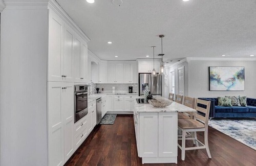Deerfield Beach Villa | 4 BR Beach Home Heated Pool Jacuzzi + Tiki TV Hut