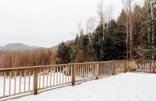 Marlboro House | 4 BR Mt Snow Okemo Ski Chalet w Amazing views!