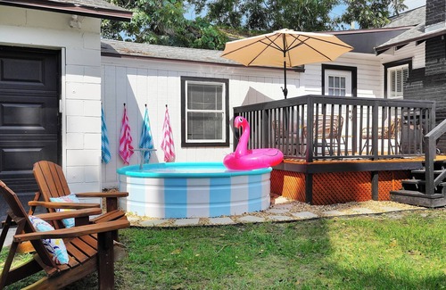 Murray Hill House | 4 BR Murray Hill Retreat l Stock Tank Pool l BBQ l 2 King Beds