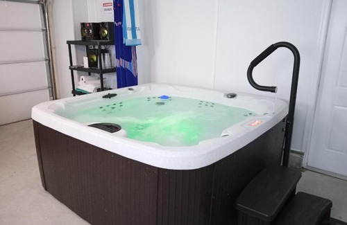 Atlantic City House | 4 BR on Boards w/ Hot Tub