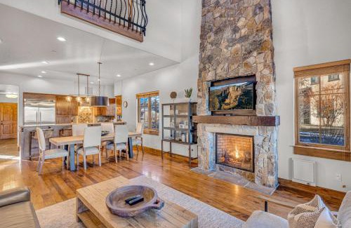 Pronghorn House | 4 BR Pet-Friendly Townhouse @ Juniper Preserve Resort