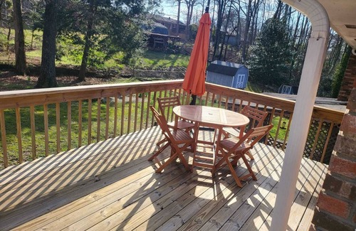 Kennesaw House | 4 BR Relaxing Big Family House l 8 guest l Quiet neighborhood