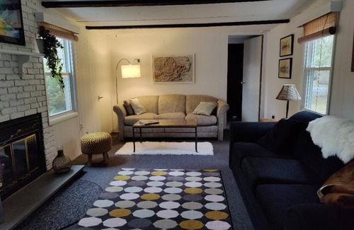 East Jewett House | 4 BR, walk to pristeen lake, forest trails, private Northern Catskills getaway