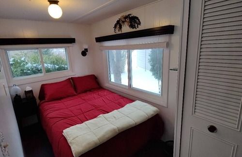 East Jewett House | 4 BR, walk to pristeen lake, forest trails, private Northern Catskills getaway