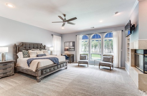 Lakewood Village House | 4-BR Waterfront | Pool, Kayak, Paddleboard & More