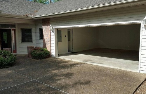 Hot Springs Village House | 4 Charca Way - HDTV, WIFI. Nicely furnished vacation rental home in Magellan