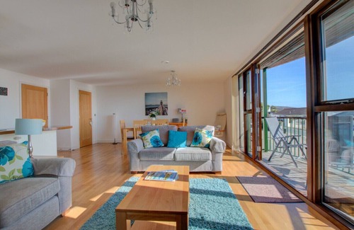 Praa Sands Apartment | 4 Clipper Cove - Two Bedroom Apartment, Sleeps 4