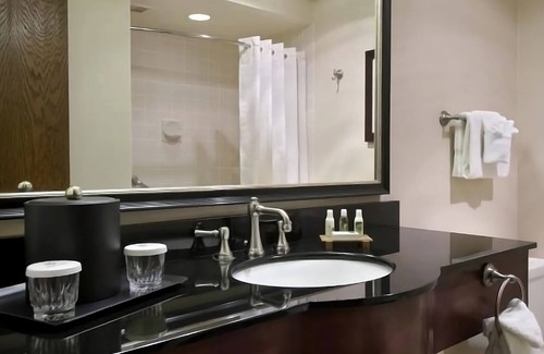 Elko House | 4 Comfortable Units! Pool, Parking, Pets Allowed, Close to Elko State Park!