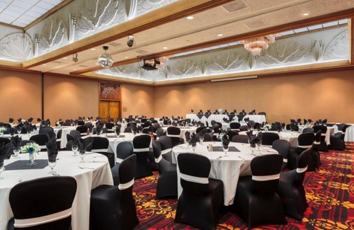 Elko House | 4 Comfortable Units! Pool, Parking, Pets Allowed, Close to Elko State Park!