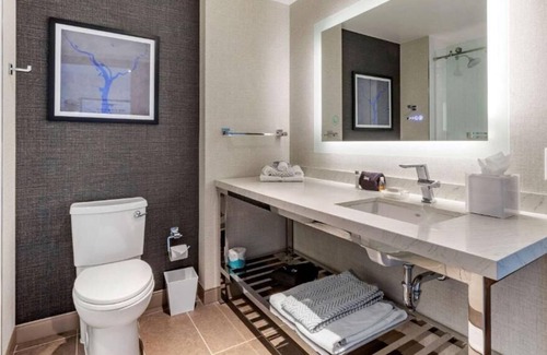 Buzzard Point House | 4 Comfortable Units, Restaurant/Bar, Rooftop Lounge, Minutes to Nationals Park