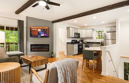 Asheville House | 4-Cottage Group Retreat- Hottub | FirePit | Grills
