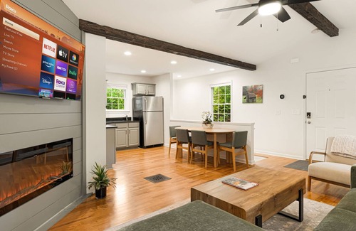 Asheville House | 4-Cottage Group Retreat- Hottub | FirePit | Grills