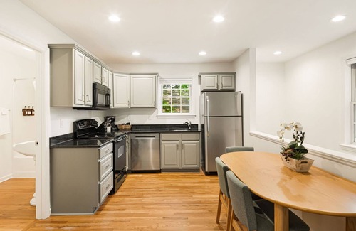 Asheville House | 4-Cottage Group Retreat- Hottub | FirePit | Grills