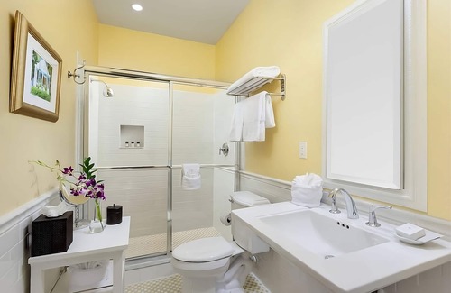 Uptown - Upper Duval Resort | 4 Deluxe 2 Queen Beds Rooms at Southernmost Beach Resort