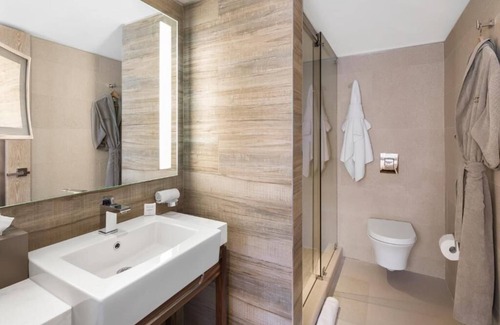 City Center Hotel | 4 Deluxe Double Rooms, Lennox Miami Beach, Chic Poolside, Boutique Service
