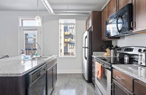Mile Square Apartment | 4 Downtown combined units with free parking
