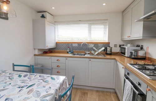 Widemouth Bay Cottage | 4 DRECKLY, pet friendly, character holiday cottage in Widemouth Bay
