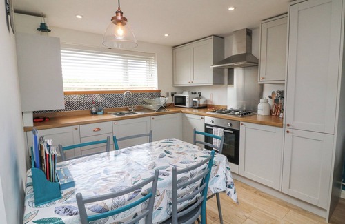Widemouth Bay Cottage | 4 DRECKLY, pet friendly, character holiday cottage in Widemouth Bay