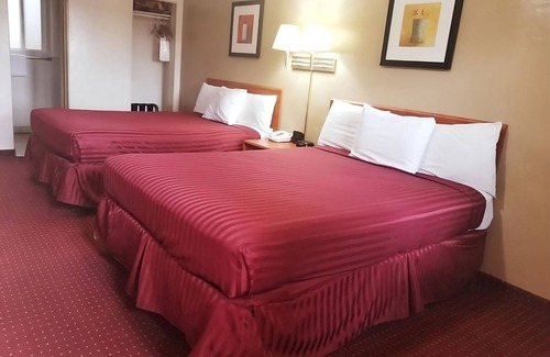 Williams House | 4 Family-Friendly Units, Free Breakfast & Parking, Williams Little League Park!