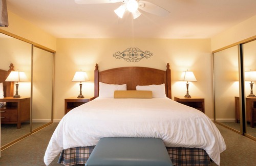 San Diego Country Estates Hotel | 4 Family Units | Pool & Free Onsite Parking | Near Ramona Winery