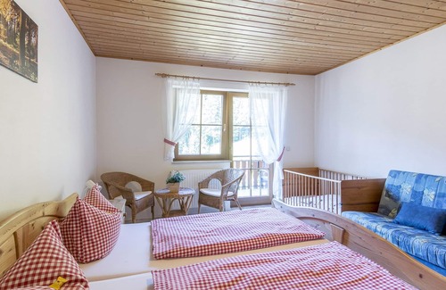 Oppenau Apartment | 4 Ferienwohnung Moosblick, 2 Schlafzimmer