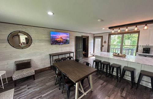 Crane Hill House | 4 Free Kayaks -Year Round Deep Water by Trident Marina