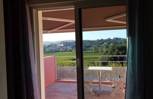 Carces House | 4* gîte, air-conditioned, sleeps 2 to 4.