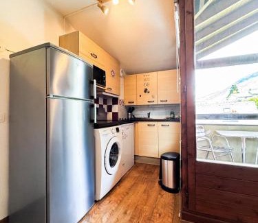 Brides-les-Bains Apartment | 4- Joli studio Brides-les-Bains avec vue montagne