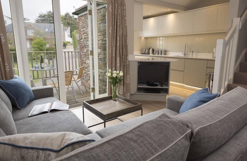 Bugford Cottage | 4 KEEPER'S COTTAGE, HILLFIELD VILLAGE, family friendly in Dartmouth