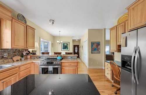Weaverville Apartment | 4 King Bedroom Private Mountain Home Leaf Lookers