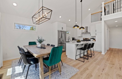 Black Mountain House | 4 King Luxury MTN Home | 3 min Downtown Black MTN | 17 min to Asheville