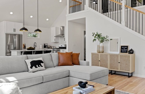 Black Mountain House | 4 King Luxury MTN Home | 3 min Downtown Black MTN | 17 min to Asheville