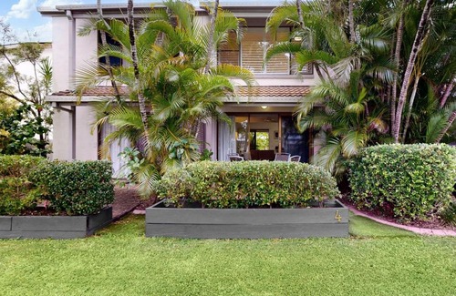 Noosaville Villa | 4 Kurrambah at Noosa Sound