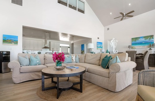Tar Bay House | 4 Master Suites - Stunning Beach - Huge Sun Deck - Featured On HGTV