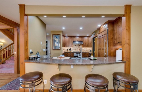 Warrior's Mark House | 4 Masters/Walk to Town/Hot Tub/Great for Multi-Families/Read the Reviews!