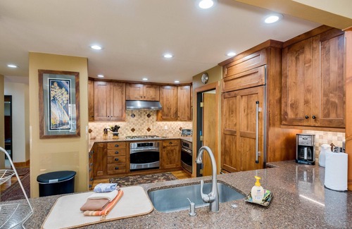 Warrior's Mark House | 4 Masters/Walk to Town/Hot Tub/Great for Multi-Families/Read the Reviews!