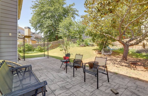 Roswell House | 4 Mi to Chattahoochee River: Family Home w/Yard!