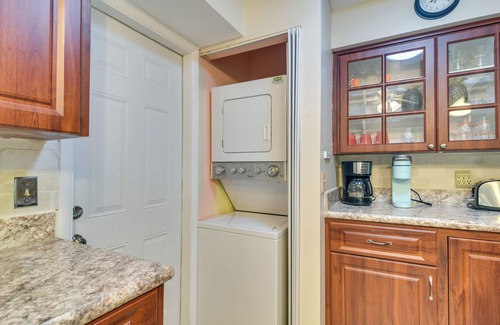 Harbor Bluffs House | 4 Mi to Dog Beach: Largo Home w/Pool & Hot Tub!