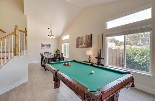 Northwest Reno House | 4 Mi to Downtown Reno Family Retreat with Fireplace