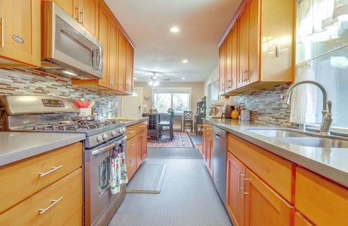 Cedar Ridge House | 4 Mi to Dtwn Grass Valley: Forest Oasis w/Hot Tub