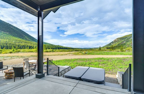 Leadville House | 4 Mi to Dtwn: Leadville Retreat w/Hot Tub!