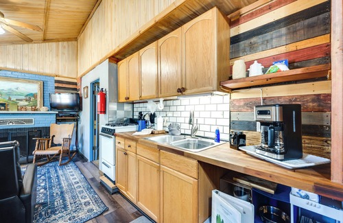 Drake Cabin | 4 Mi to Estes Park: Riverfront Cabin w/Hot Tub!